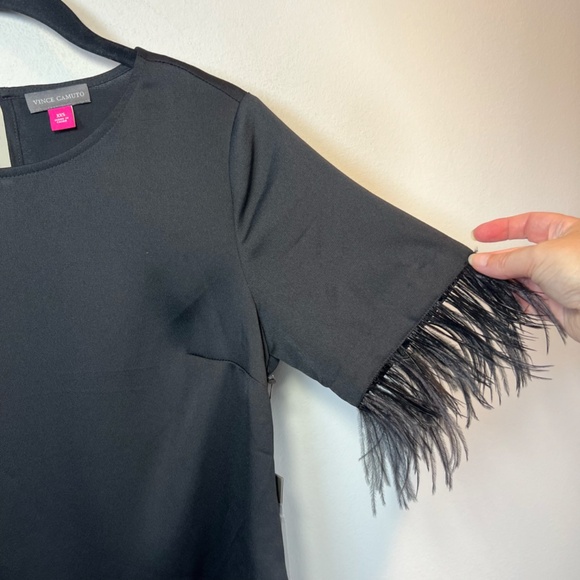 Vince Camuto Womens Faux Feather Trim Short Sleeve Blouse Shirt Black NEW Sz XXS - Picture 4 of 12